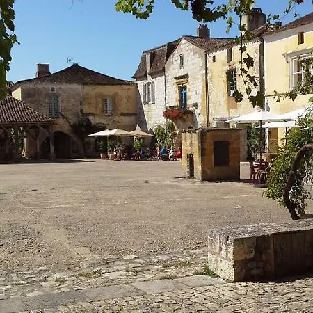 La Grange Dans La Foret