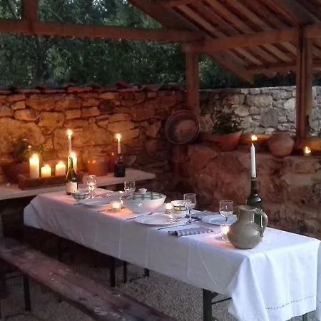 La Grange Dans La Foret Fumel