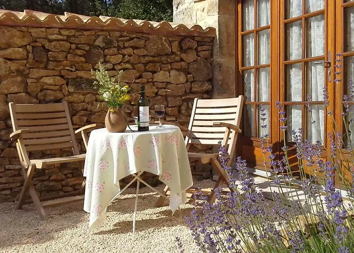 La Grange Dans La Foret