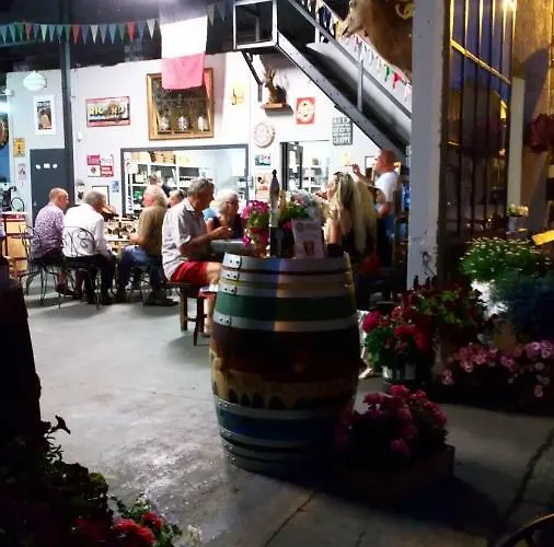 La Grange Dans La Foret Fumel